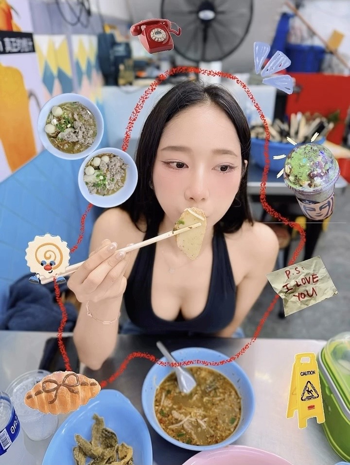 纤细的美女《kalyanat.ss》有如人体模特般的完美体态!