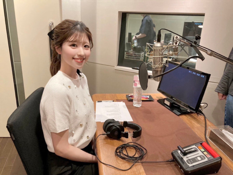 网友忍不住反覆看！爆红女主播《小林李衣奈》看到烟火反应呆萌超可爱！