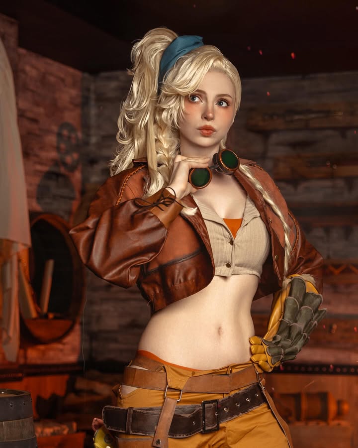 「艾殊莉」体模《PeachMilky》COS火辣谍报员!「露两球」仙气又性感超吸睛!