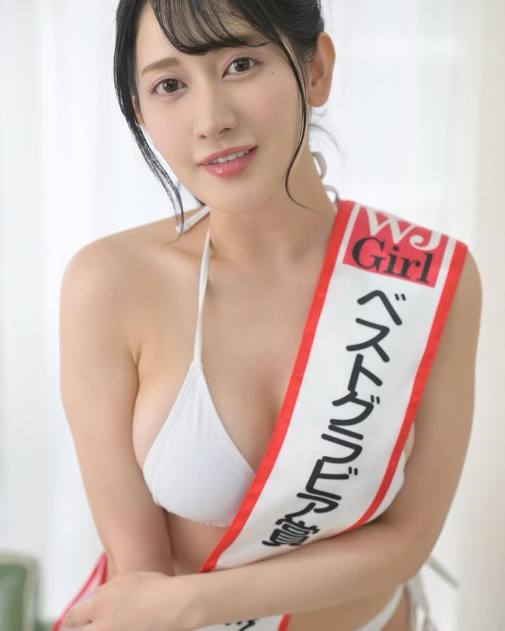 御姊感十足!冲绳美女《高岭ひとみ》翘臀巨乳「欲感」带有夏季热情!