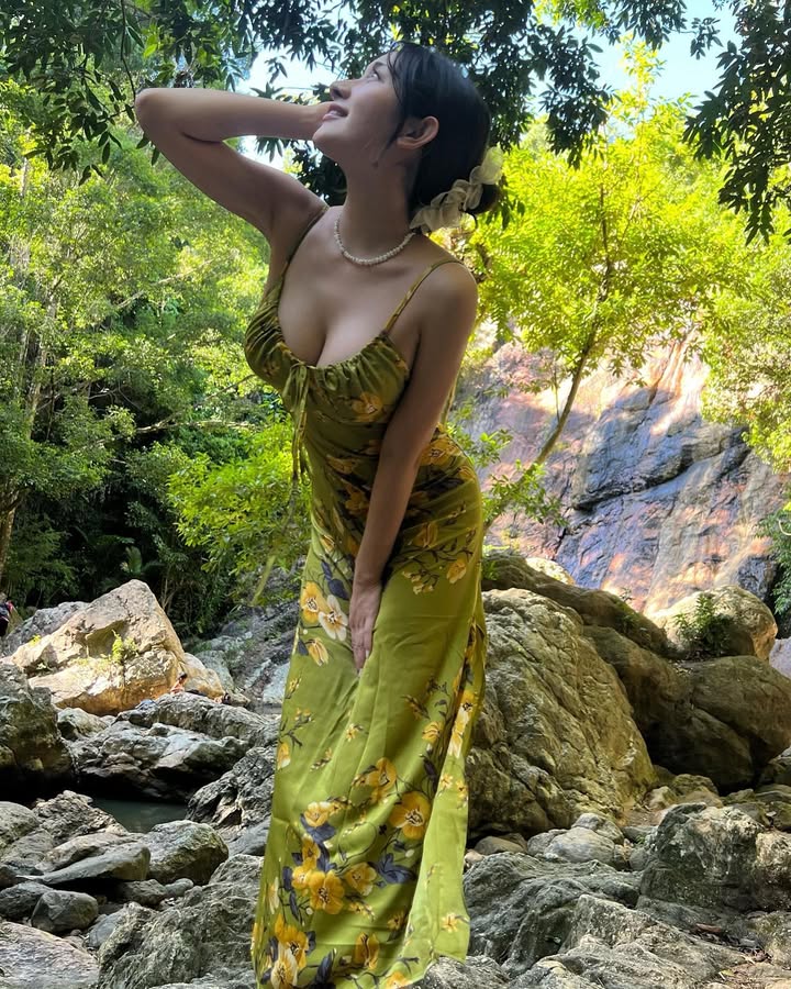 御姊感十足！冲绳美女《高岭ひとみ》翘臀巨乳「欲感」带有夏季热情！