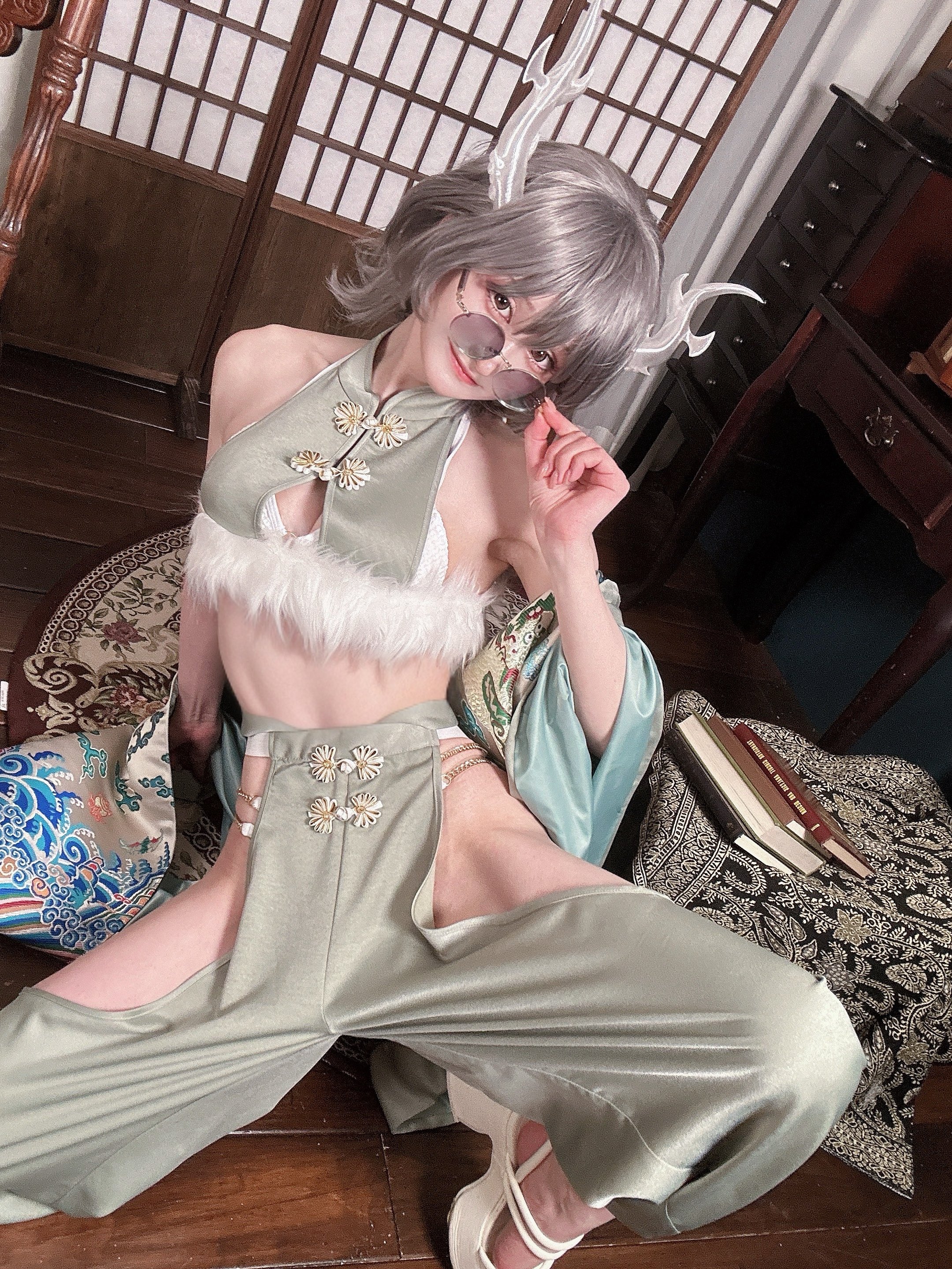 《开拓动漫祭》反差同框「小孤独对比辣妹圣女」,孤独下棋另外一个注目焦点!