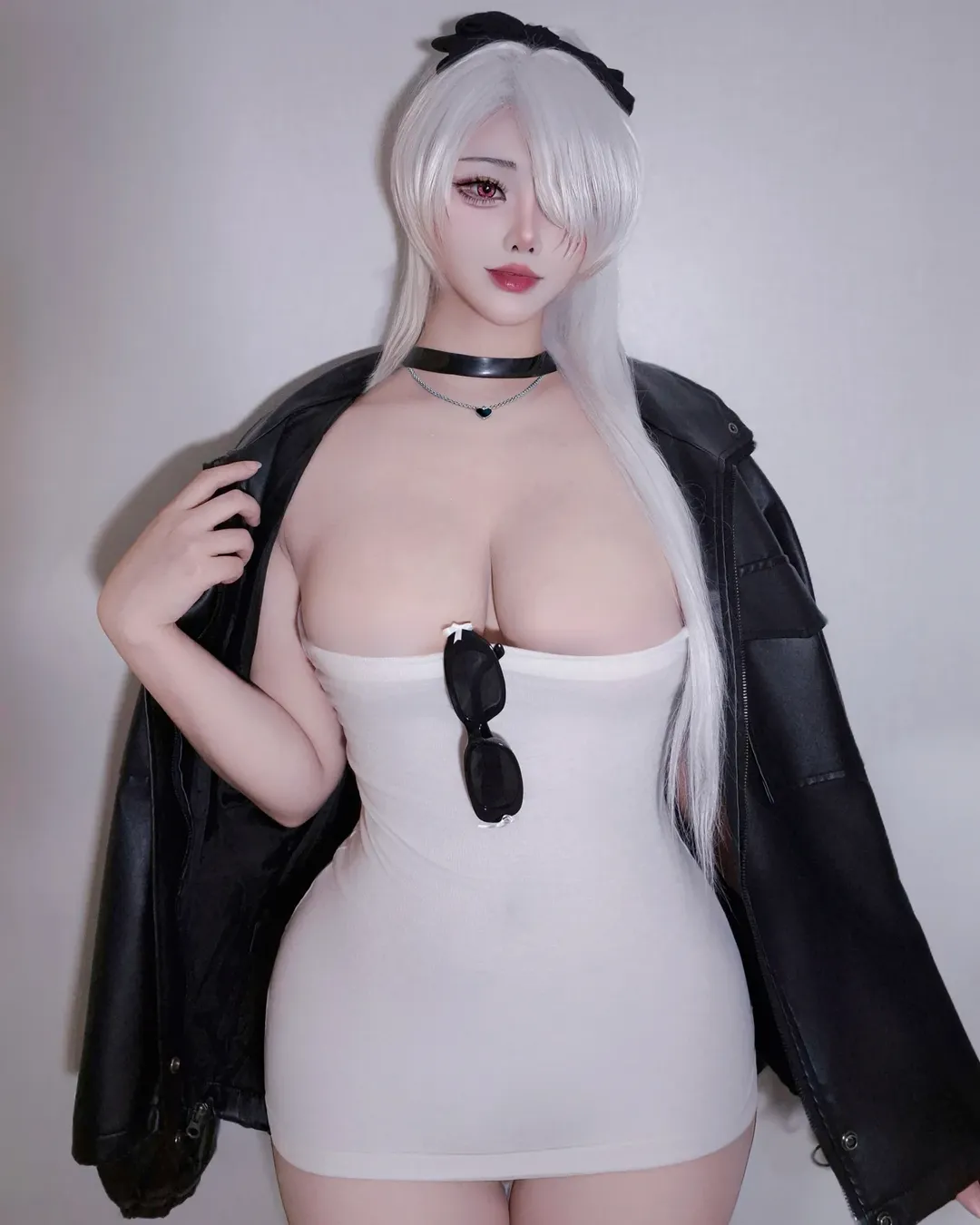 胸襟开阔《Yasal》正妹Coser「有容奶大」！