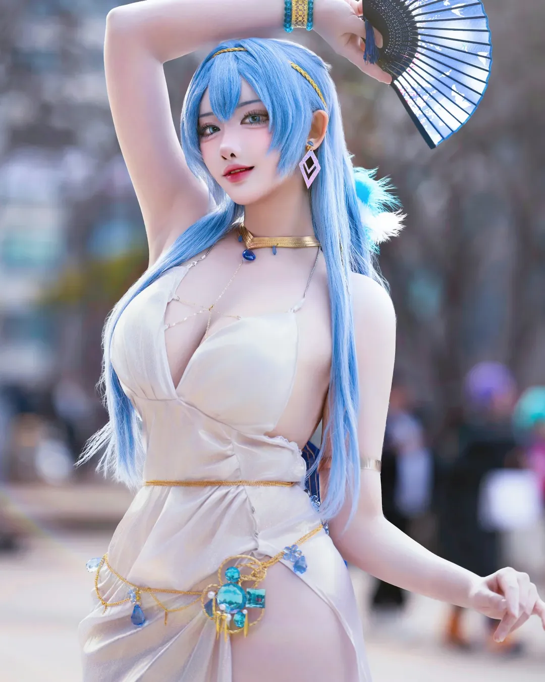 胸襟开阔《Yasal》正妹Coser「有容奶大」！