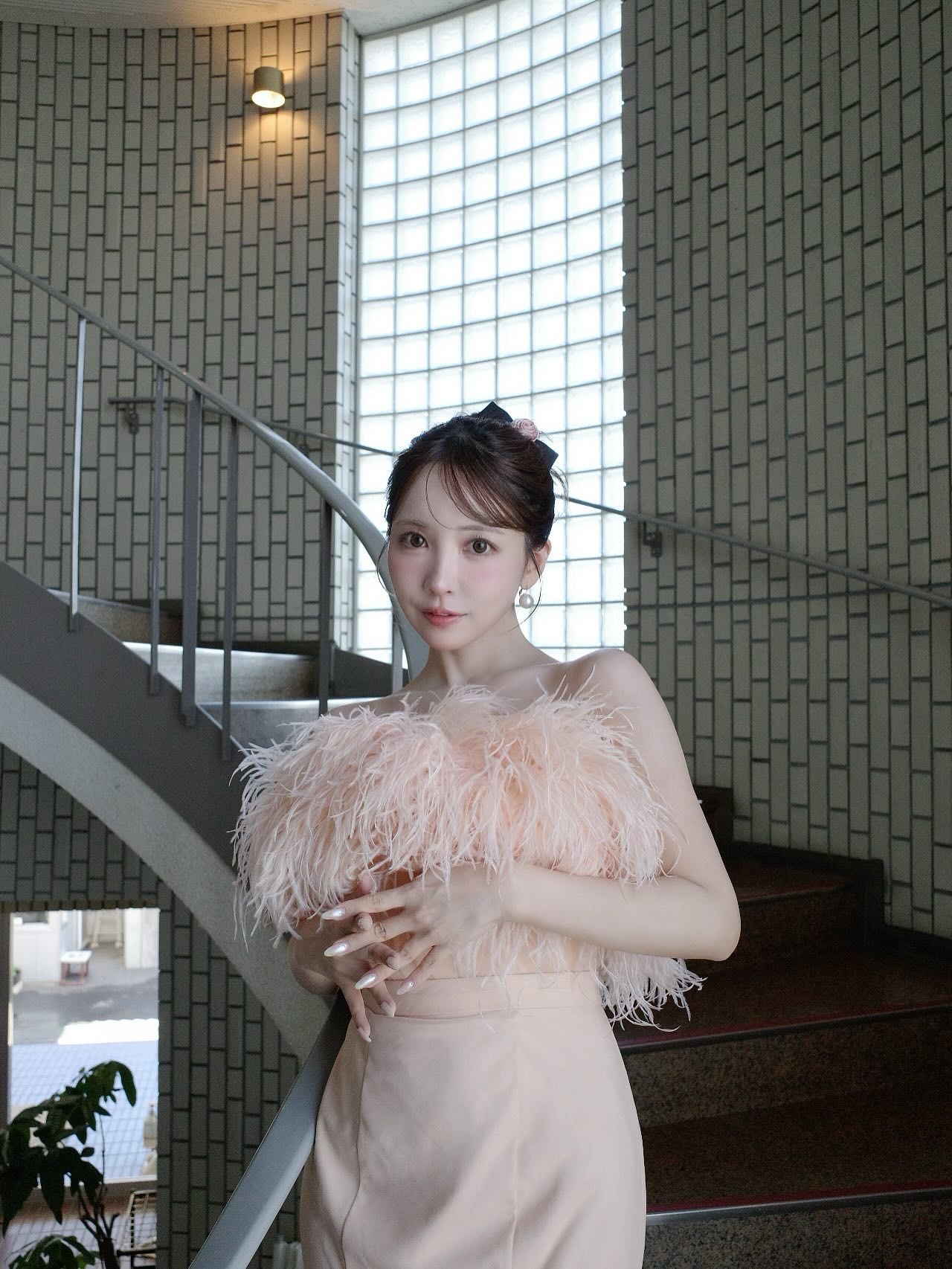 《三上悠亚穿婚纱被骂》到底算不算职业歧视?