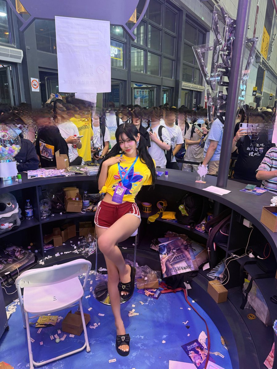 韩国COS《야살 Yasal》认真营业被投诉:穿着太过暴露!