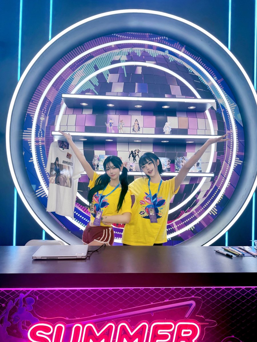 韩国COS《야살 Yasal》认真营业被投诉:穿着太过暴露!