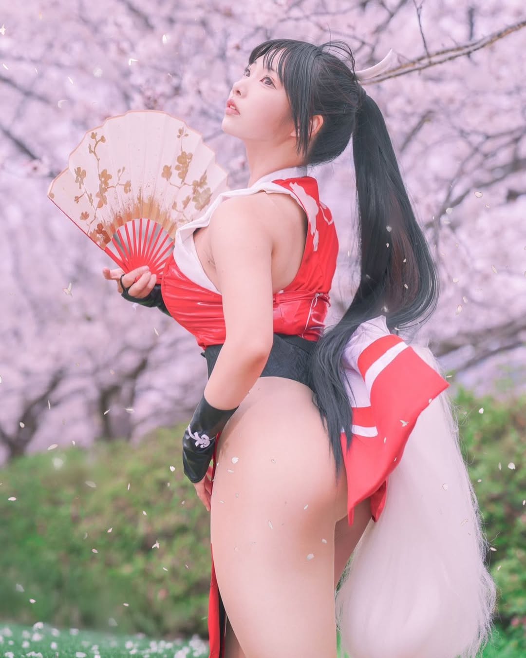 蜜大腿爆击人心！日本Coser《仆プリ》扮演「春丽」修长肉感线条分明超养眼！