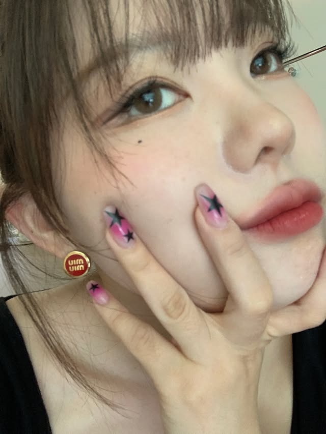 美到路人回头《kisy0729 홍영기》完美的童颜微肉好身材、更显无敌青春样貌!