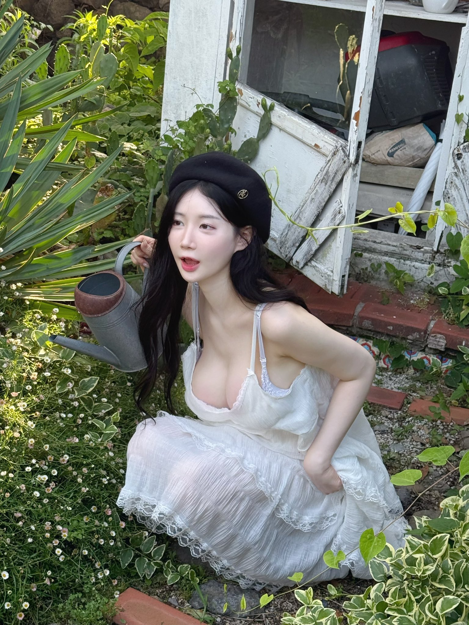 爱露的女神《Asuna》是个富含奶香气的女孩子!