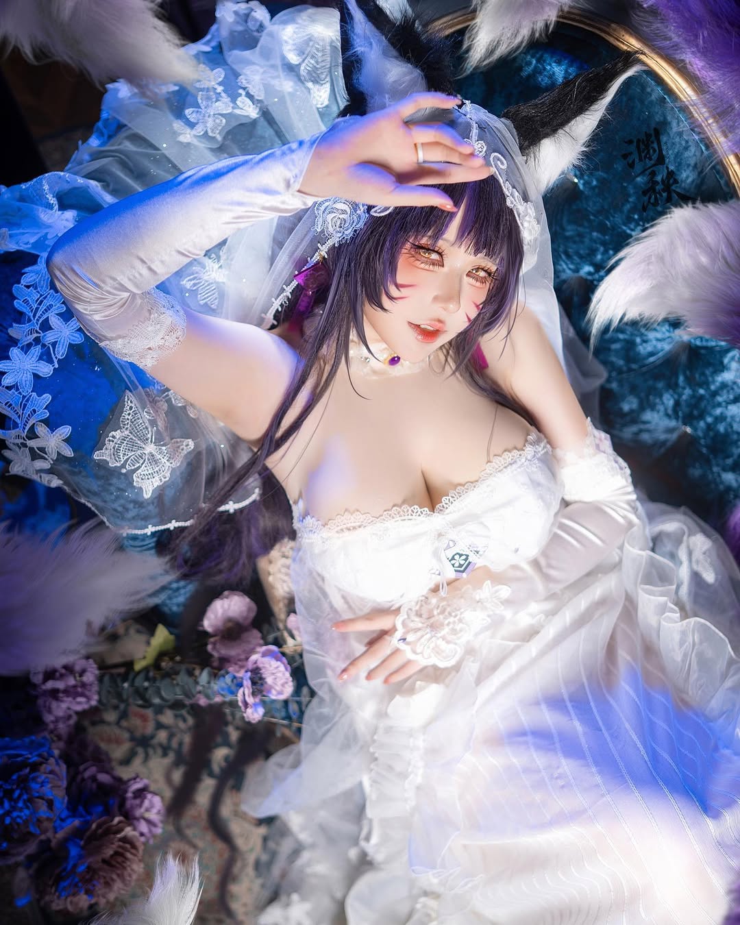 coser《渊秧》二次元角色性感还原!不经意间秀出丰满好身材!