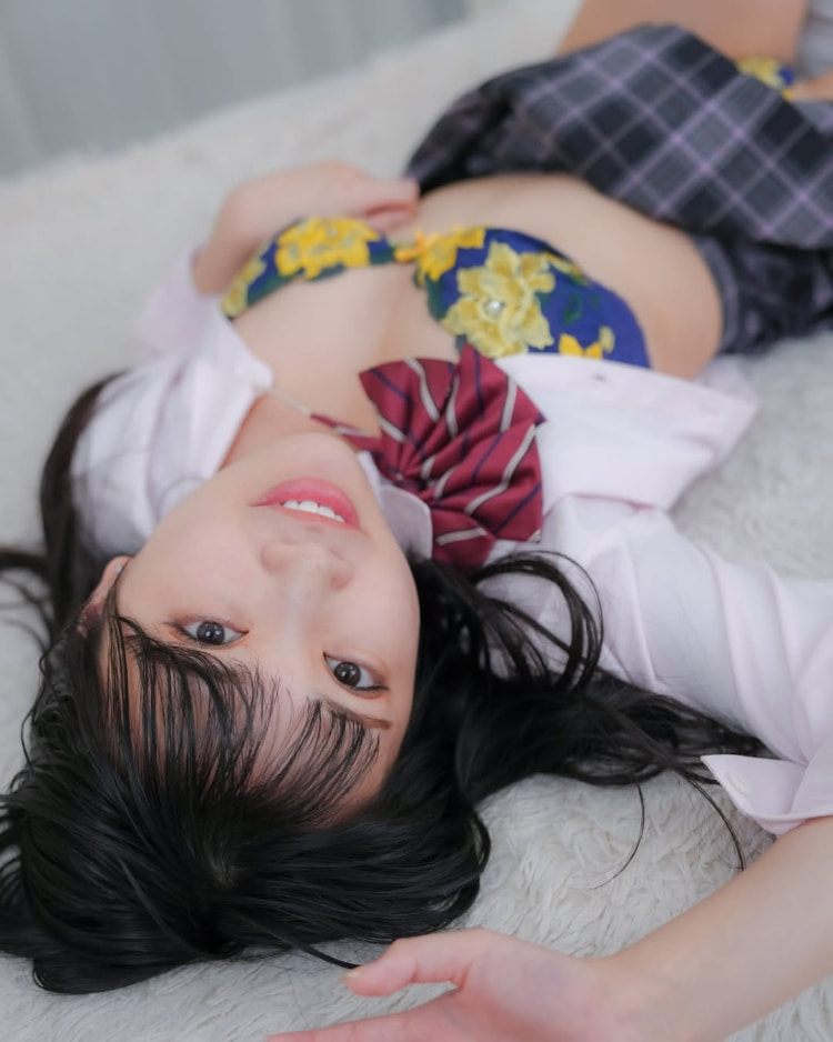 最喜欢「假面骑士」的美女！《碧井菜月》比基尼泳装+变身器性感又可爱！