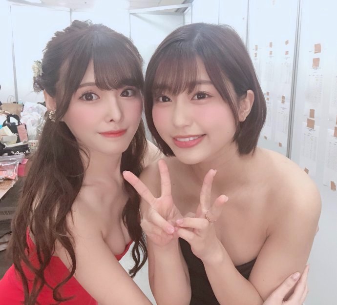 三上悠亚挥毫题写老司机