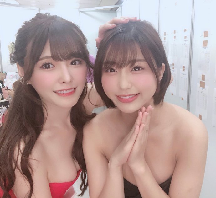三上悠亚挥毫题写老司机