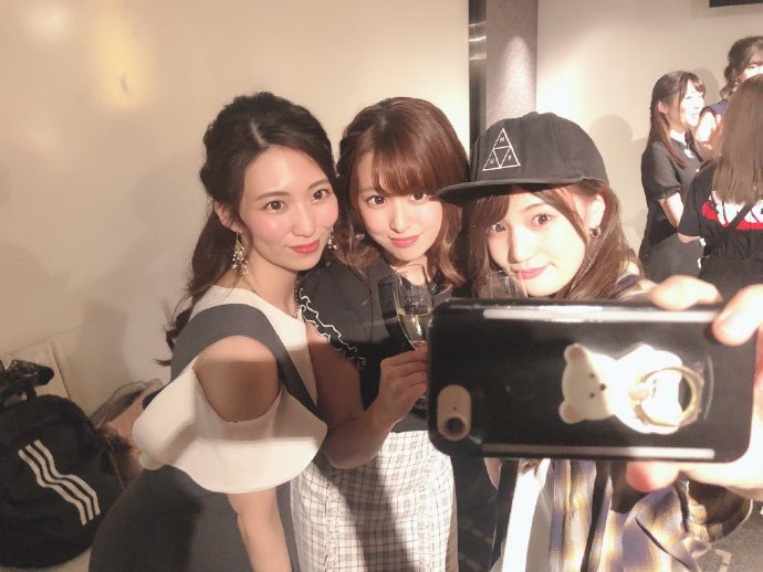 三上悠亚挥毫题写老司机