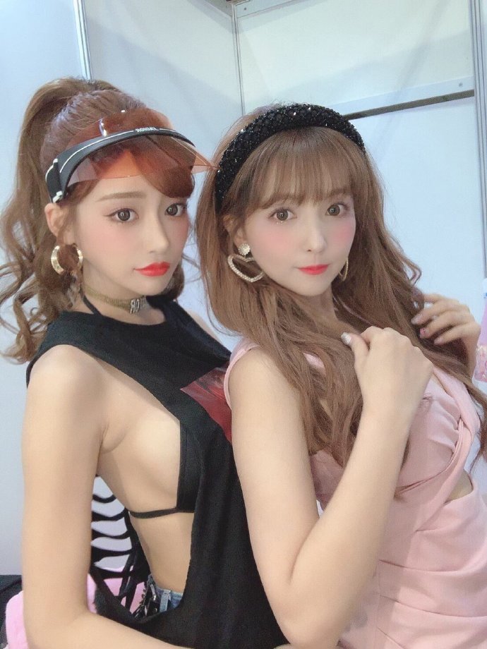 三上悠亚挥毫题写老司机