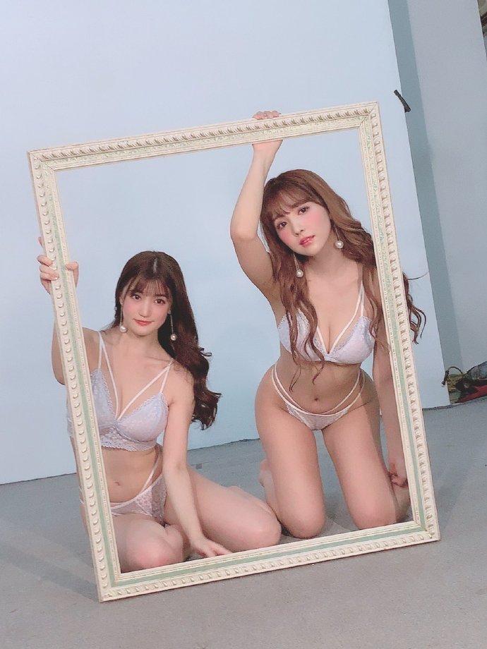 霓虹演员齐斗艳