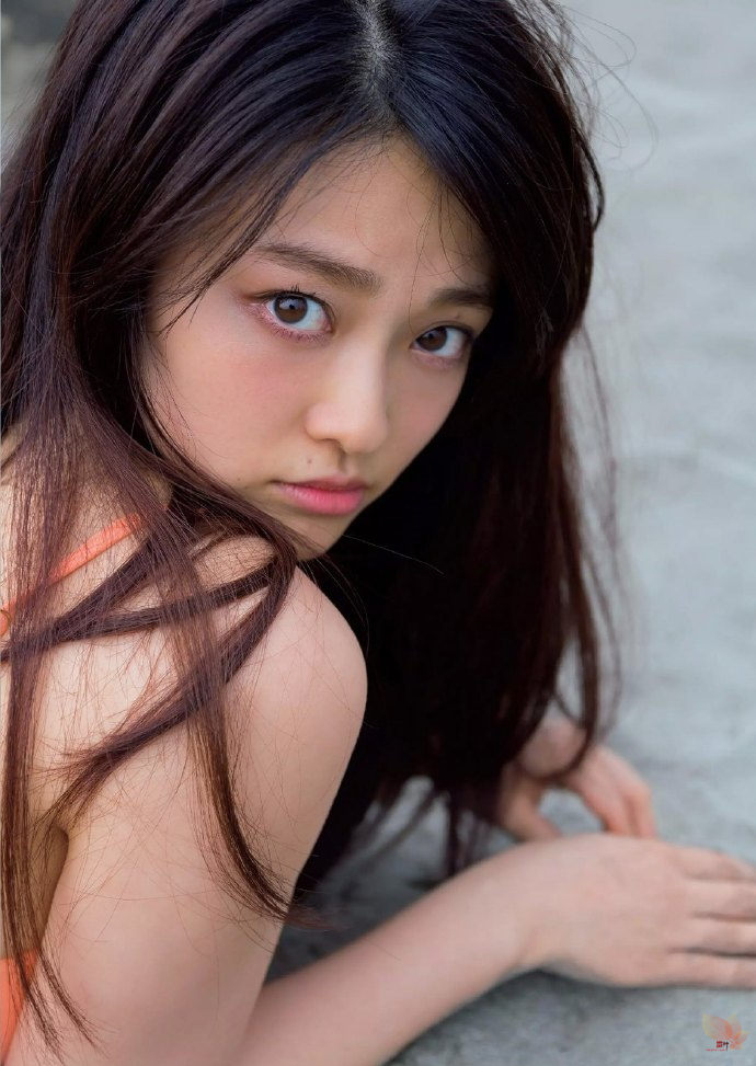 山地麻里初《处女》写真