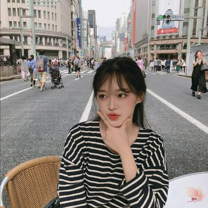 11月晚安心情说说：希望有个人为你遮风挡雨，而不是成为你的风风雨雨