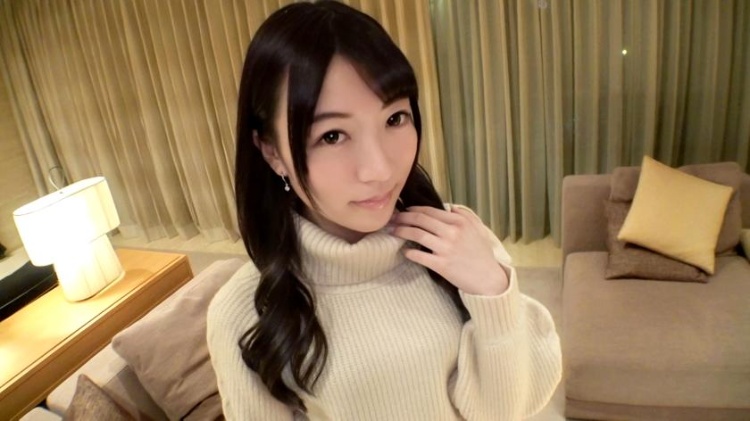 SIRO-4052月乃24岁在移动应用公司工作。