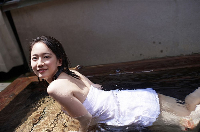 三吉彩花2