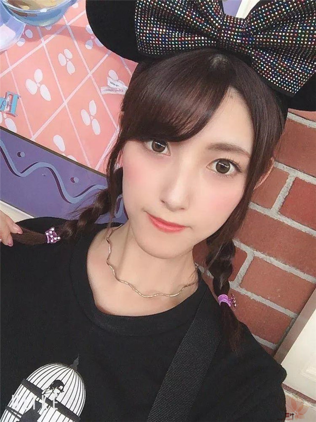 森泽佳奈：那块名叫「饭冈佳奈子」的铁板