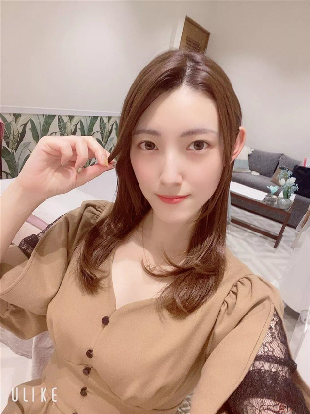 森泽佳奈：那块名叫「饭冈佳奈子」的铁板