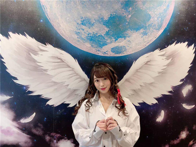 白石茉莉奈：业界母亲或许不光荣，但一定有光辉的一面