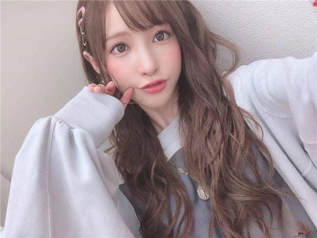 天使萌：是魔女装成了天使，还是天使堕落成魔女？