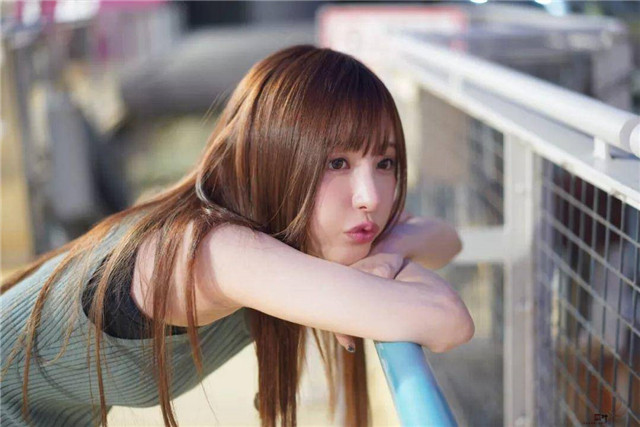 天使萌：是魔女装成了天使，还是天使堕落成魔女？