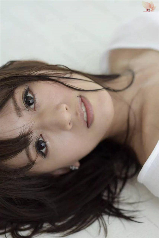 希岛爱理：穿着衣服比脱下衣服要更具美感的女人
