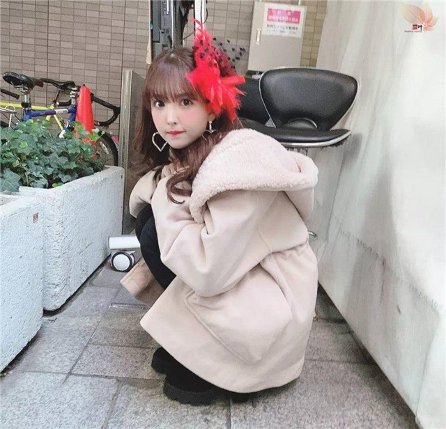 女优经纪事务所：里外通吃的中间商