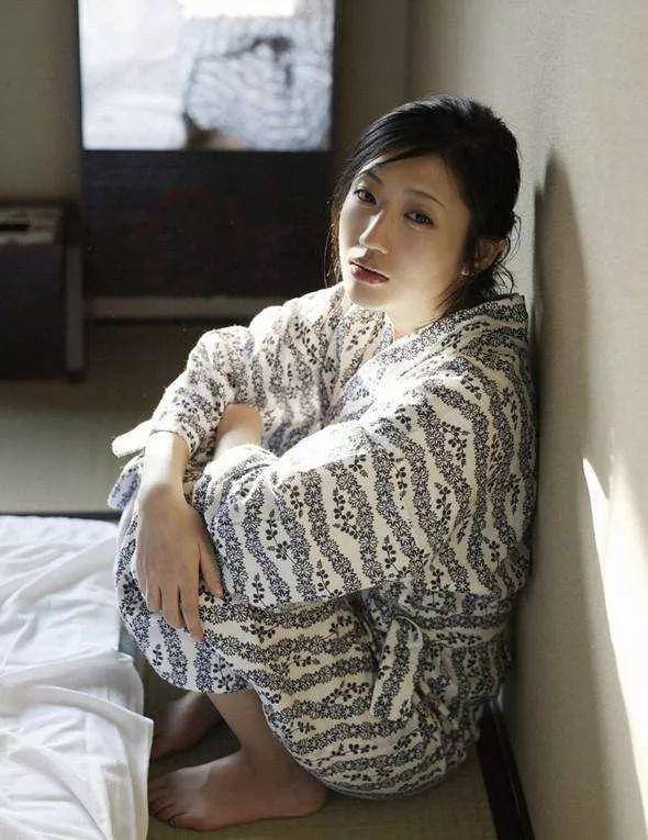小早川怜子：世界以痛吻我
