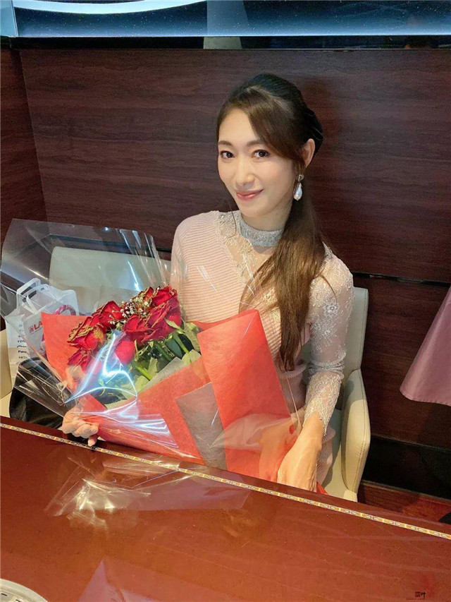 小早川怜子：世界以痛吻我