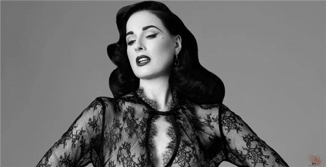 Dita Von Teese：47岁的她，是世界上所有成年男性最魂牵梦绕的女人