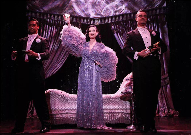 Dita Von Teese：47岁的她，是世界上所有成年男性最魂牵梦绕的女人