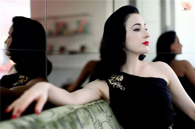 Dita Von Teese：47岁的她，是世界上所有成年男性最魂牵梦绕的女人