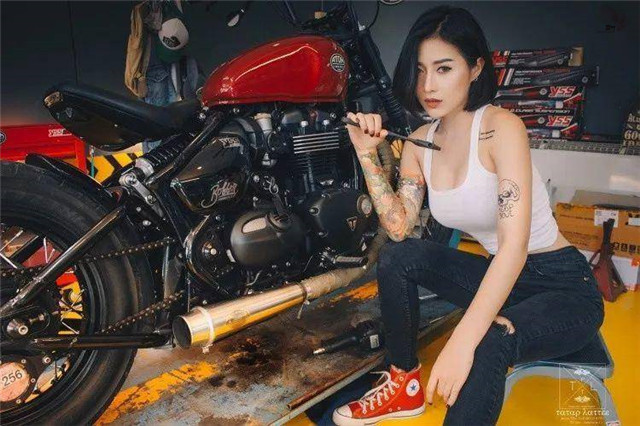 男孩子无法拒绝的躁动因子 ―― 机车模特Supranee Fankham