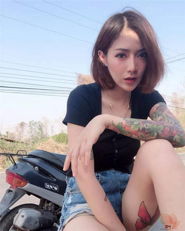 男孩子无法拒绝的躁动因子 ―― 机车模特Supranee Fankham