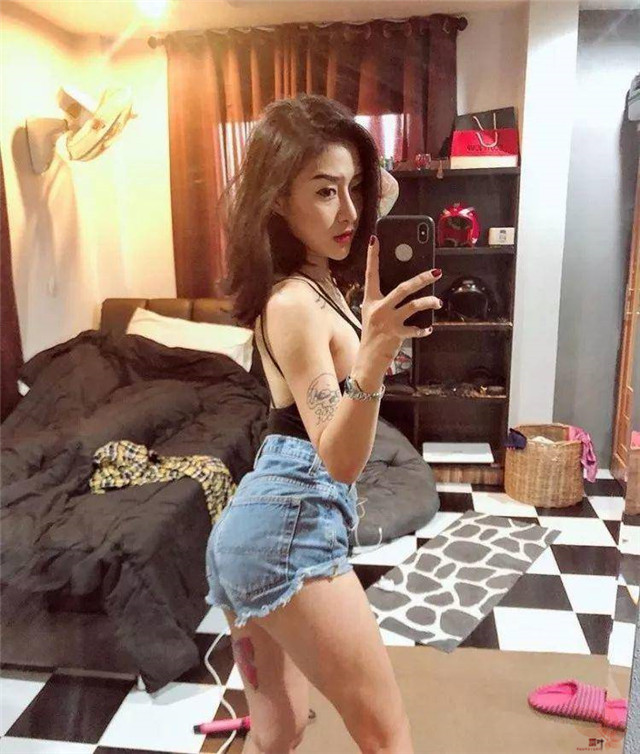 男孩子无法拒绝的躁动因子 ―― 机车模特Supranee Fankham