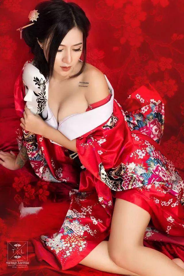 男孩子无法拒绝的躁动因子 ―― 机车模特Supranee Fankham