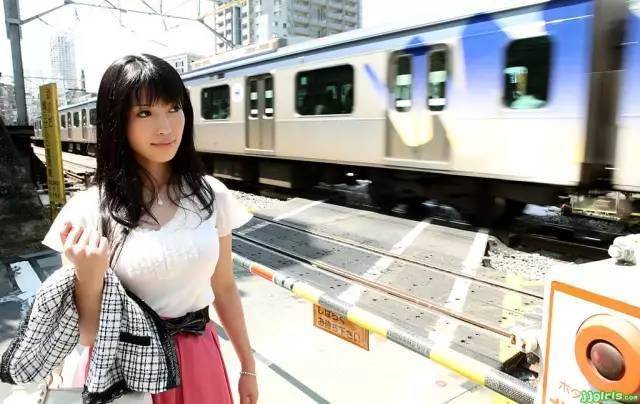 君岛美绪：隐忍12年等待一个机会的拼命三娘