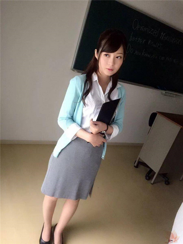 引退两年后…暗黑梁静茹石原莉奈现身日本直播平台！