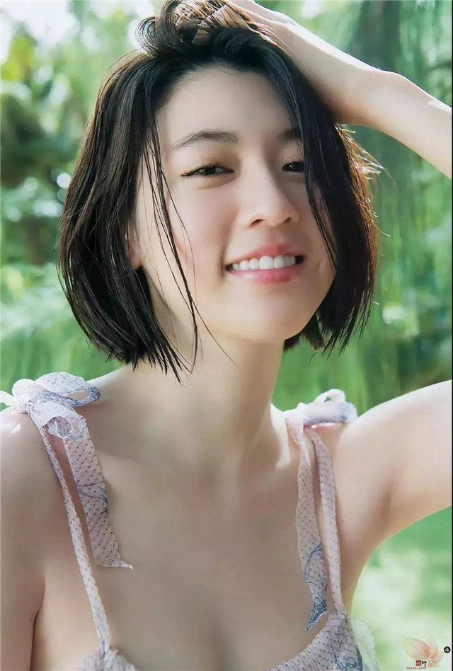 周董「说好不哭」女主三吉彩花，美到全世界都在讨论的空灵美女