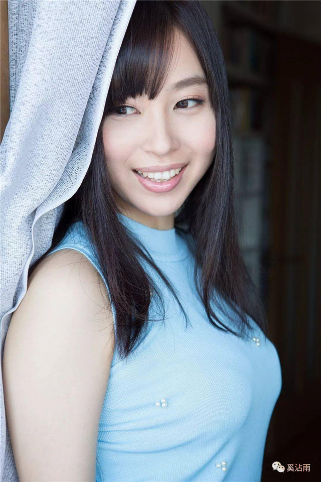 一年来没什么工作，小川桃果海外登场