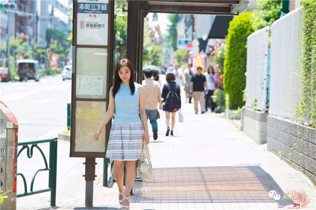 一年来没什么工作，小川桃果海外登场