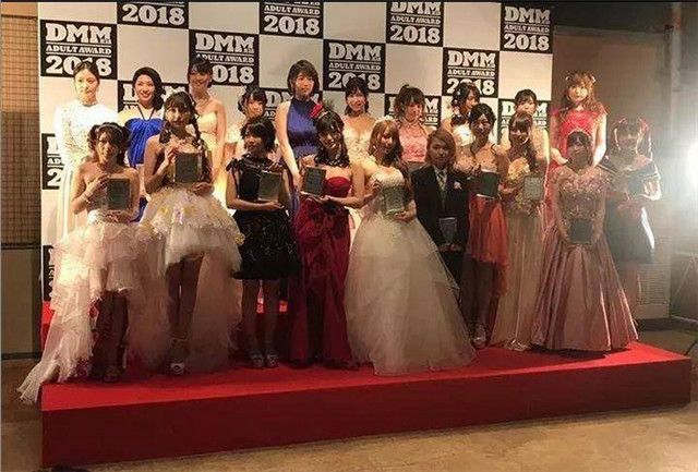 悲伤第四连：业界最强妹妹「麻里梨夏」引退