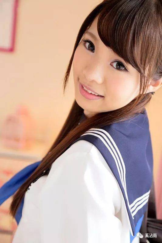 君色华奈改名为凉美ほのか，真奈りおな改名为心菜りお