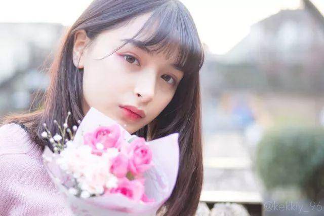 在抖音日本上很红的JK混血姐妹花エリマリ