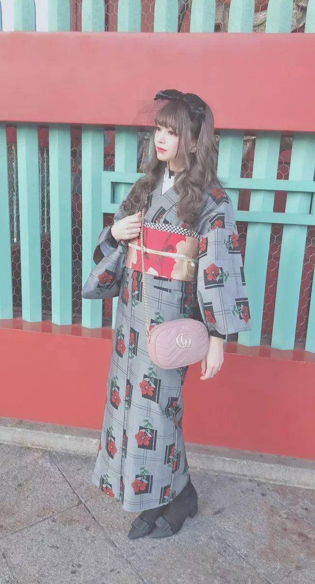 小偶像花700万日元整成这样，值吗？